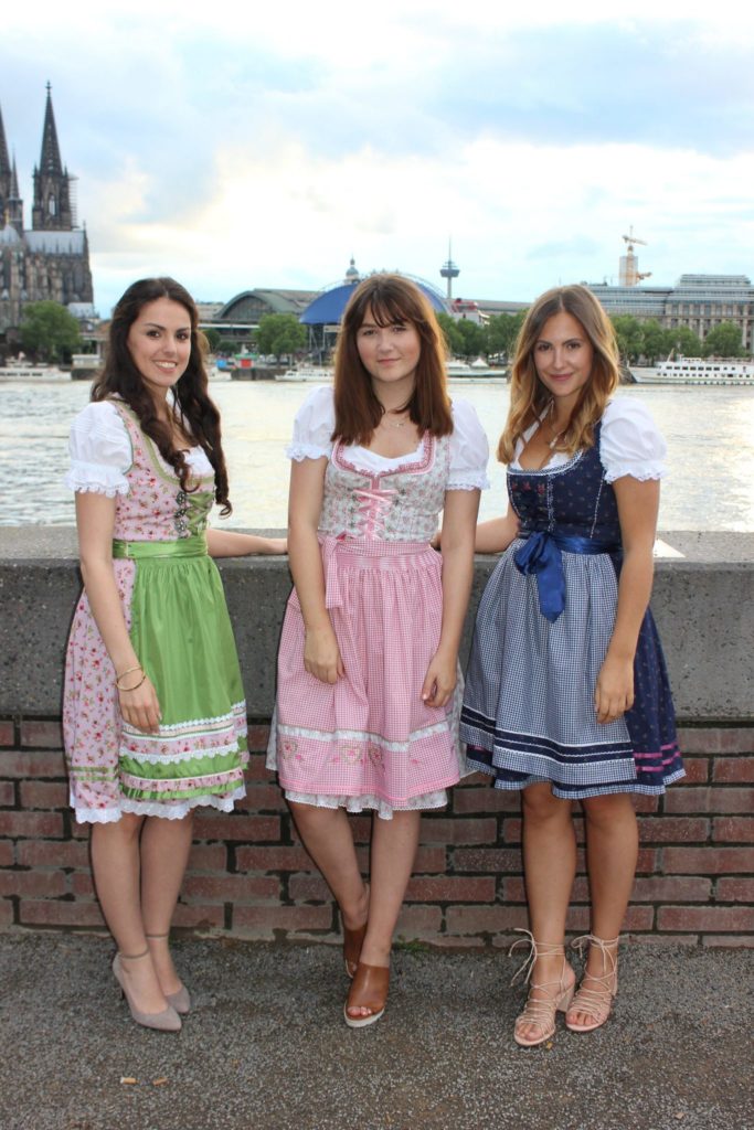 SELFBELLE_DIRNDL