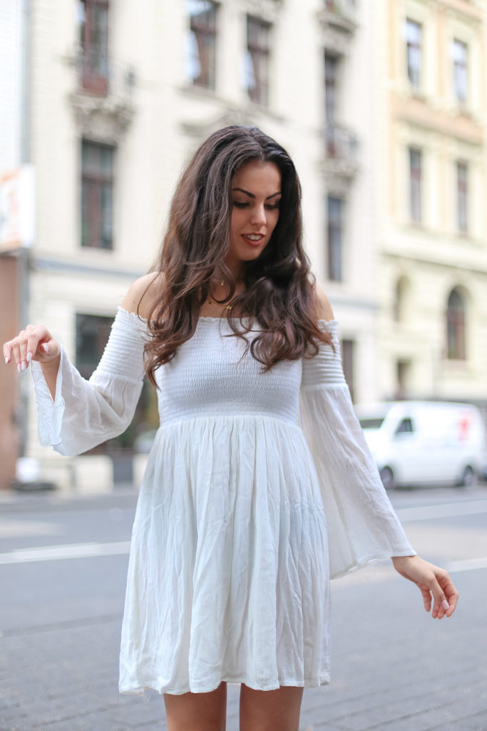 white_dress_anydi_bag